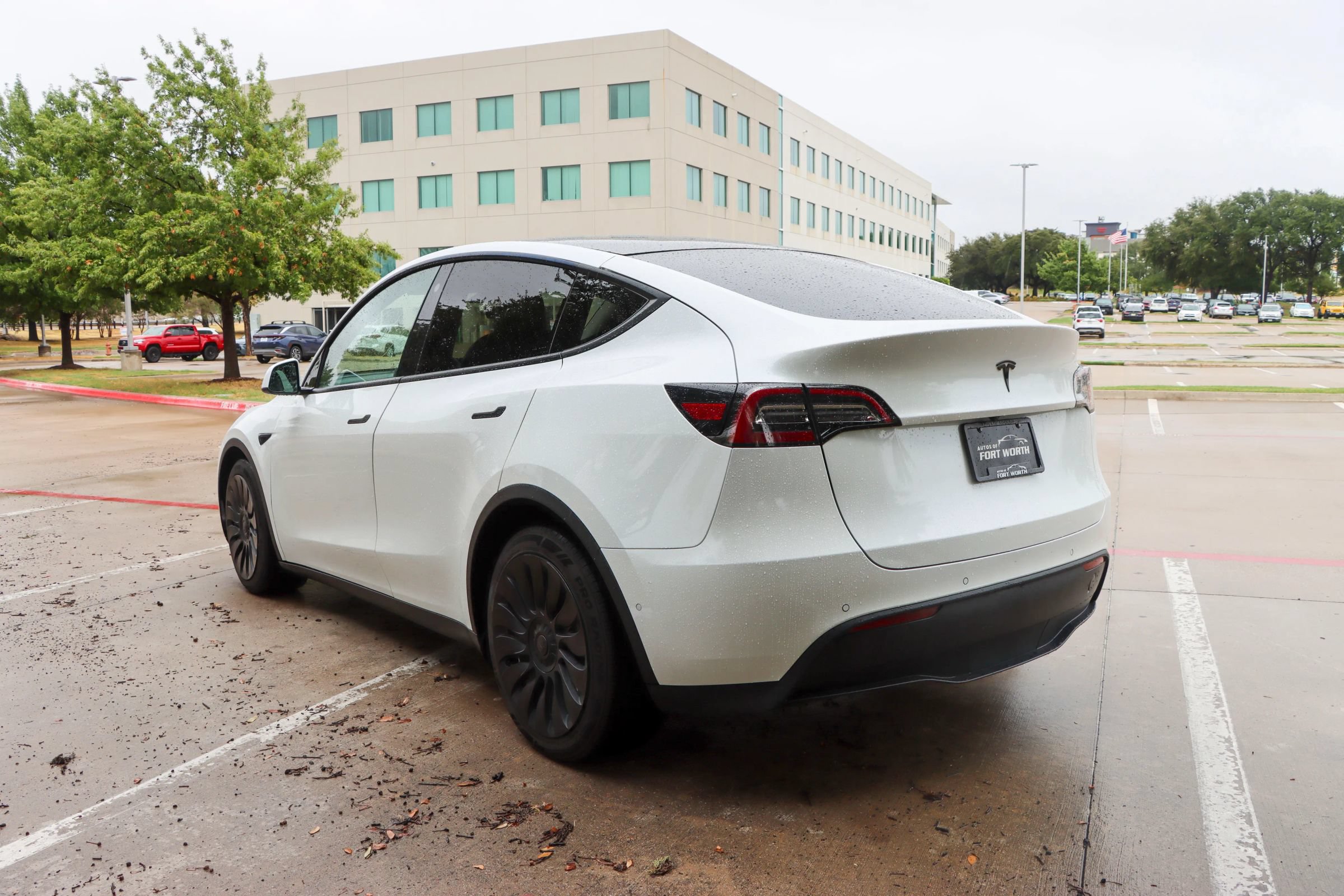 Used 2021 Tesla Model Y 2WD image 5