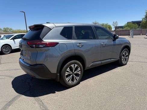 Used 2023 Nissan Rogue SV FWD image 5
