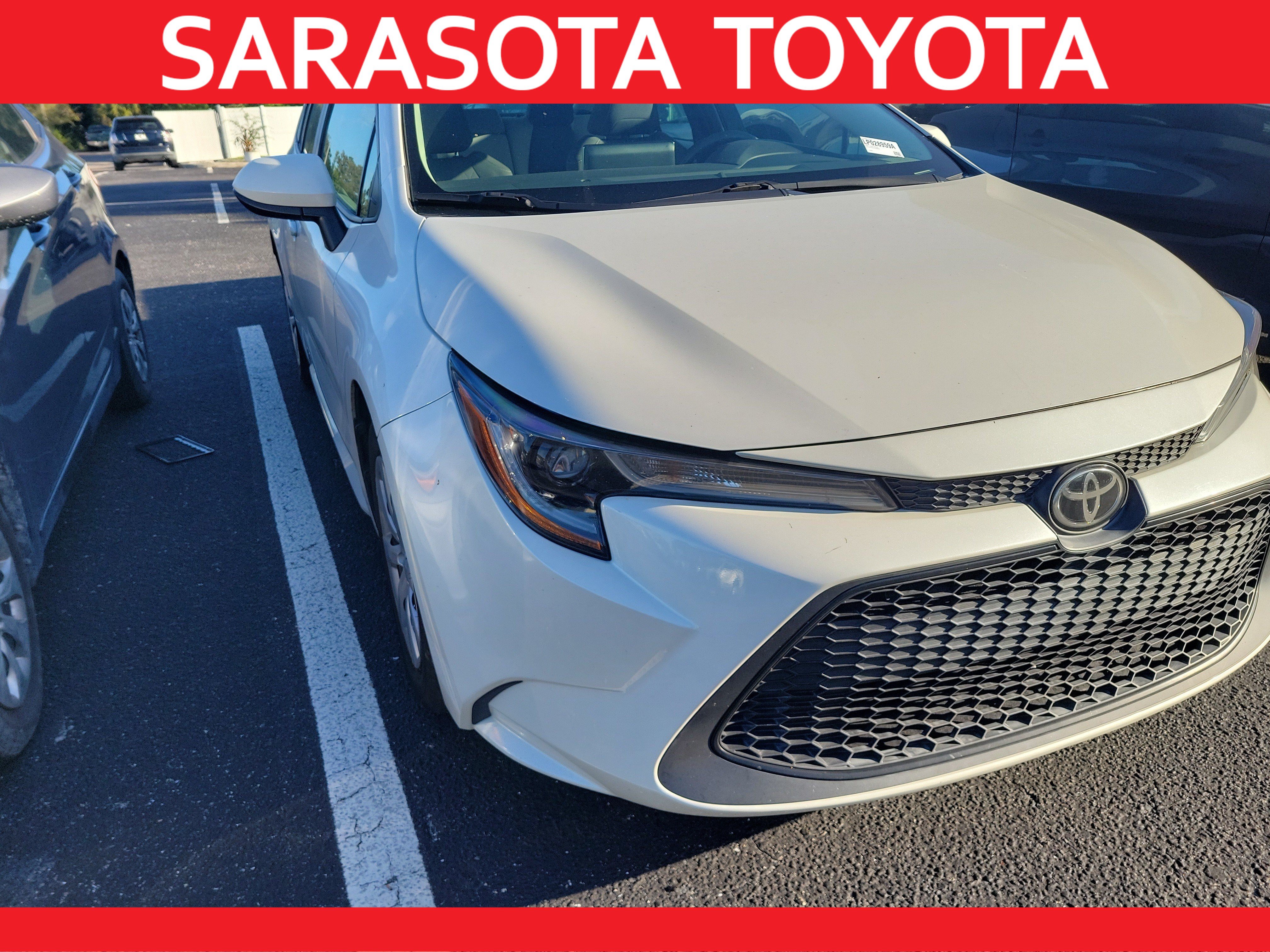 Used 2020 Toyota Corolla LE FWD image 1