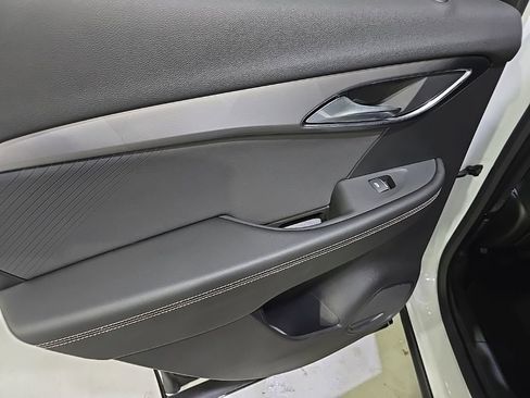 Certified 2025 Buick Envision Sport Touring image 14