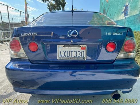 Used 2002 Lexus IS 300 image 4