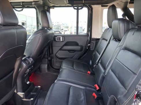 Used 2019 Jeep Wrangler Unlimited Sahara AWD/4WD image 7