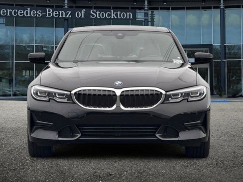 Used 2022 BMW 330i Sedan w/ Driving Assistance Package image 9