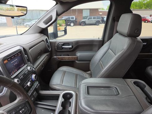 Used 2020 GMC Sierra 2500 Denali w/ Denali Ultimate Package AWD/4WD image 24