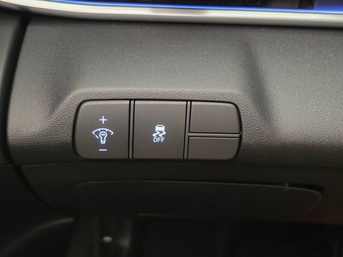 Used 2026 Hyundai Elantra Limited FWD image 27