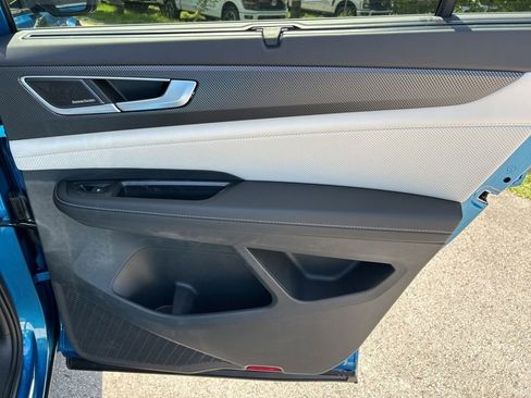 Used 2024 Volkswagen Atlas Cross Sport SEL Premium R-Line image 43