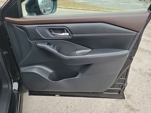 Used 2023 Nissan Rogue SV w/ SV Premium B Package image 39