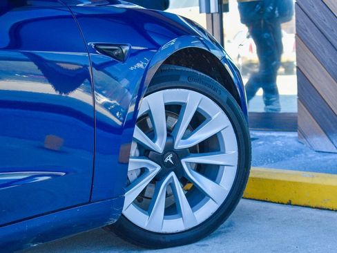 Used 2021 Tesla Model 3 Standard Range Plus image 36