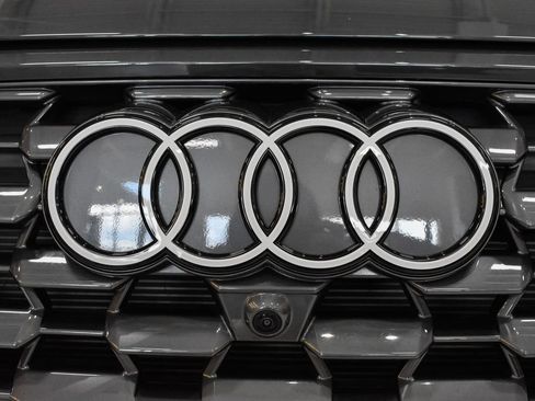 Used 2025 Audi Q5 Prestige AWD/4WD image 10