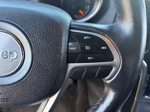 Used 2018 Jeep Grand Cherokee Limited image 26