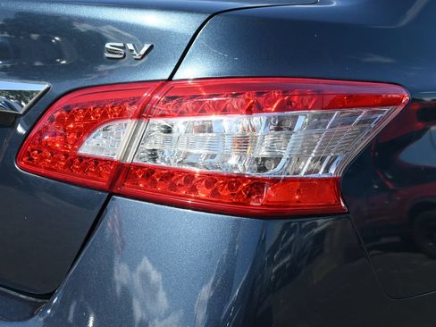 Used 2015 Nissan Sentra SV FWD image 21