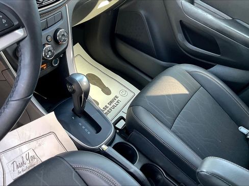 Certified 2022 Chevrolet Trax LT w/ Driver Confidence Package image 16