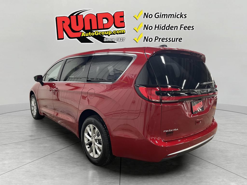 New 2027 Chrysler Pacifica Select w/ Family Tech Group AWD/4WD image 3