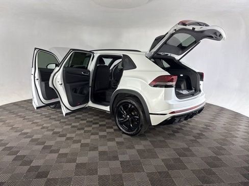 Used 2025 Volkswagen Atlas Cross Sport SEL R-Line image 16