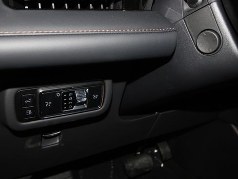 New 2026 Lincoln Nautilus Reserve image 8