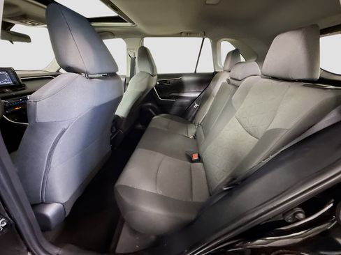 Used 2022 Toyota RAV4 XLE w/ Convenience Package image 25