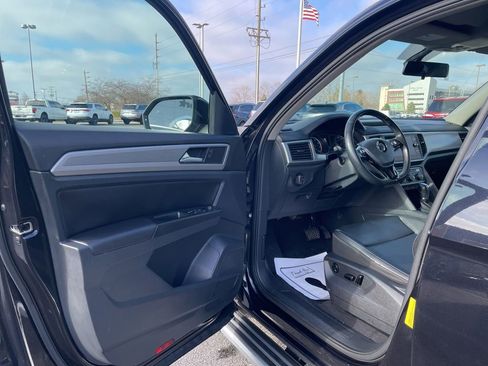 Used 2019 Volkswagen Atlas SE w/ Towing Package image 17