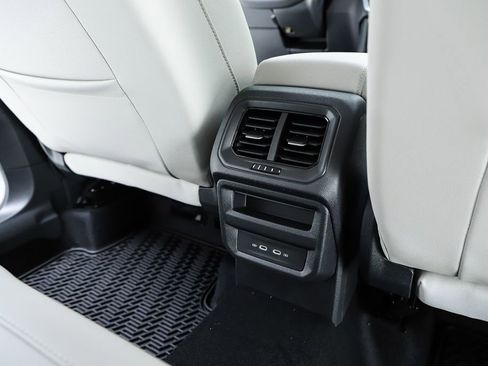 New 2026 Volkswagen Taos SE image 37