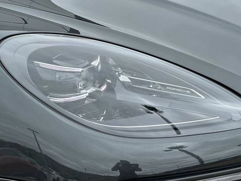 Certified 2023 Porsche Macan S AWD/4WD image 36