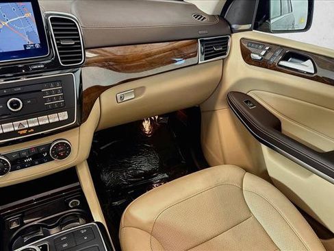Used 2019 Mercedes-Benz GLS 550 4MATIC image 22