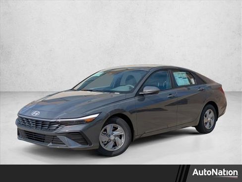 New 2026 Hyundai Elantra SE image 1