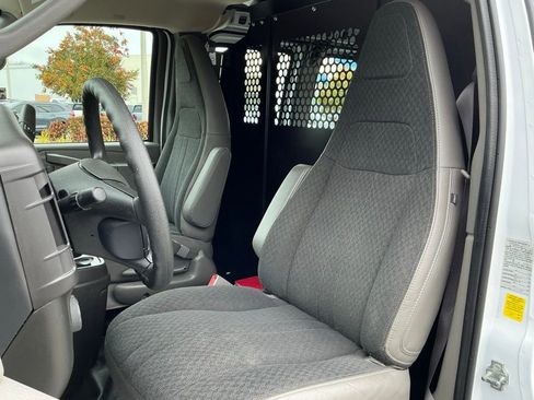 Used 2024 Chevrolet Express 2500 w/ Driver Convenience Package image 25