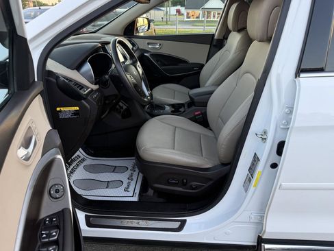 Used 2017 Hyundai Santa Fe Sport w/ 2.4L Tech Package 04 FWD image 7