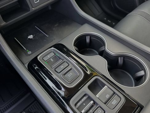 Certified 2025 Honda Pilot Touring image 26
