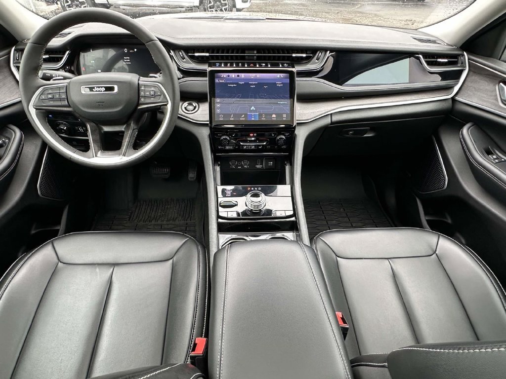 Used 2023 Jeep Grand Cherokee 4WD 4xe image 13