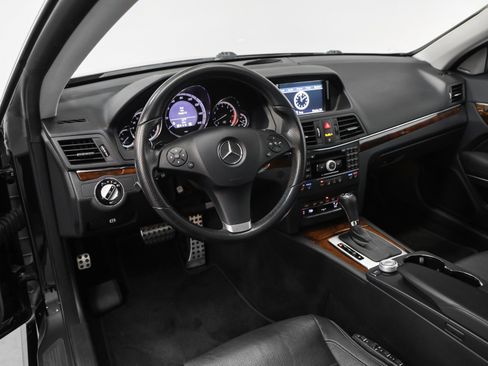 Used 2010 Mercedes-Benz E 550 Coupe image 32