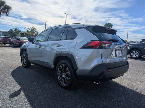 Used 2024 Toyota RAV4 XLE Premium image 6