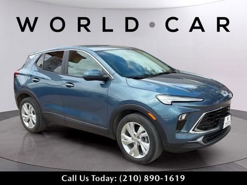 Used 2024 Buick Encore GX Preferred FWD image 1
