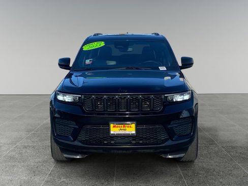 Used 2023 Jeep Grand Cherokee Altitude AWD/4WD image 8