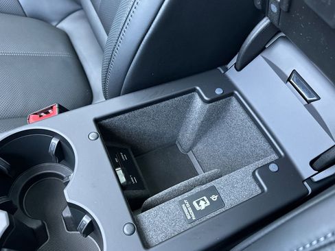 New 2026 Porsche Macan image 27