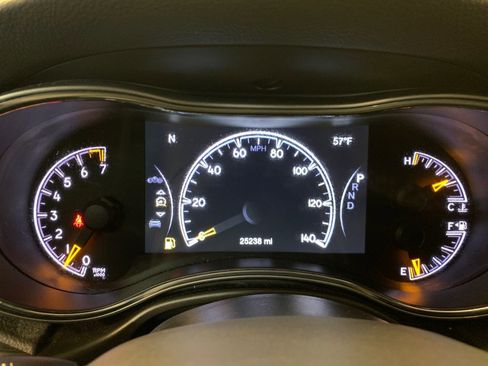Used 2022 Jeep Grand Cherokee Laredo X AWD/4WD image 22