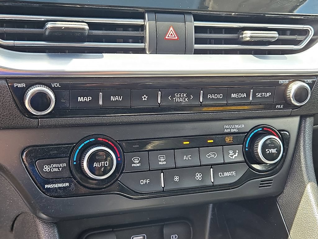 Used 2022 Kia Niro Touring Special Edition FWD image 17