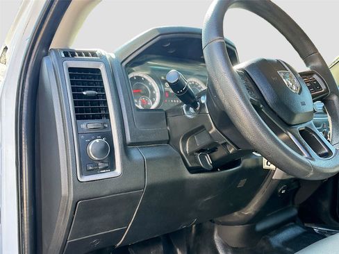 Used 2022 RAM 1500 Tradesman w/ Chrome Appearance Group image 11