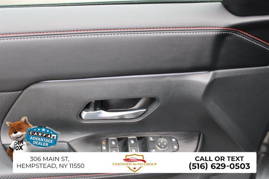 Used 2025 Nissan Kicks SR w/ Illumination Package FWD image 12