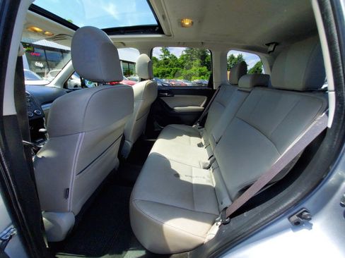Used 2014 Subaru Forester 2.5i Limited AWD/4WD image 9