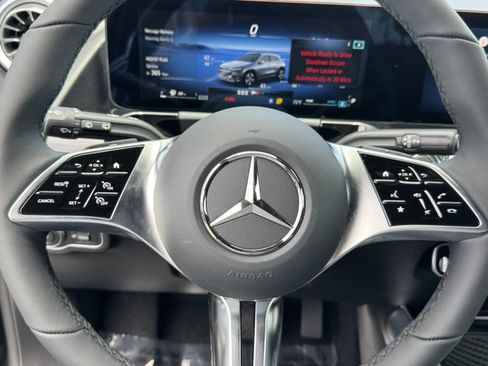 New 2025 Mercedes-Benz GLA 250 4MATIC image 11