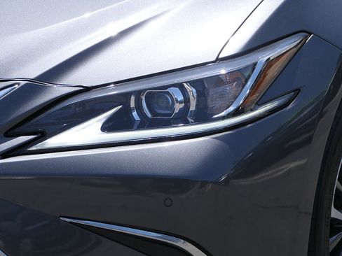 Used 2024 Lexus ES 350 w/ Premium Package FWD image 8
