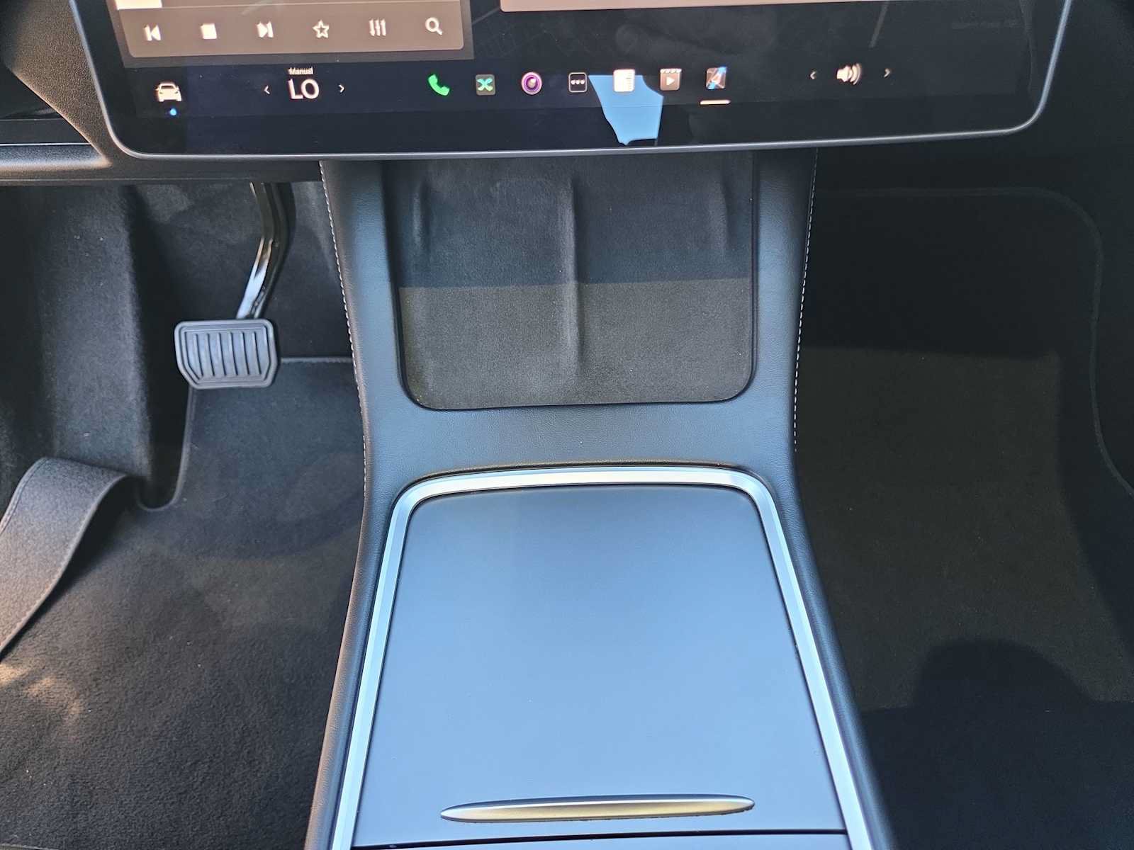 Used 2024 Tesla Model Y Long Range AWD/4WD image 25