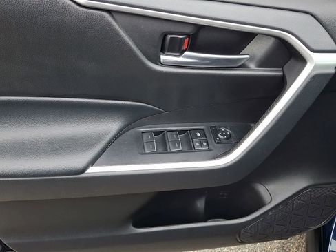 Certified 2022 Toyota RAV4 XLE image 15
