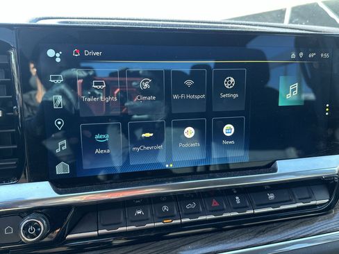 Used 2025 Chevrolet Silverado 1500 LT image 12