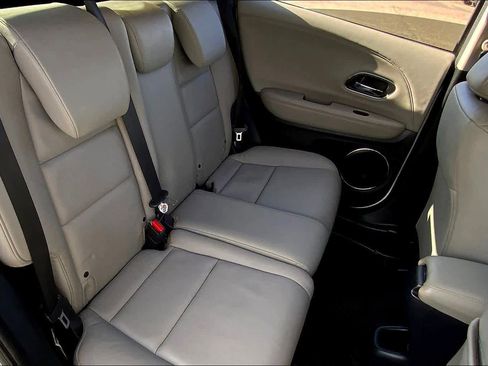 Used 2018 Honda HR-V EX-L image 19