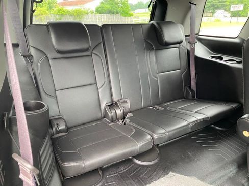 Used 2017 GMC Yukon SLT w/ Open Road Package AWD/4WD image 19