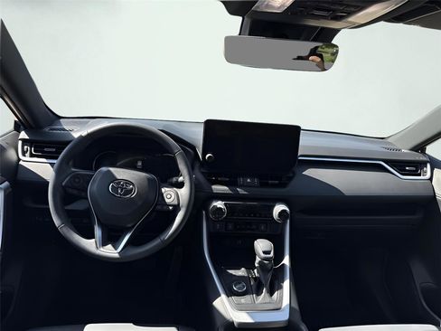 Used 2024 Toyota RAV4 XSE w/ Weather Package AWD/4WD image 7