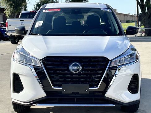 Used 2025 Nissan Kicks Play S FWD image 8