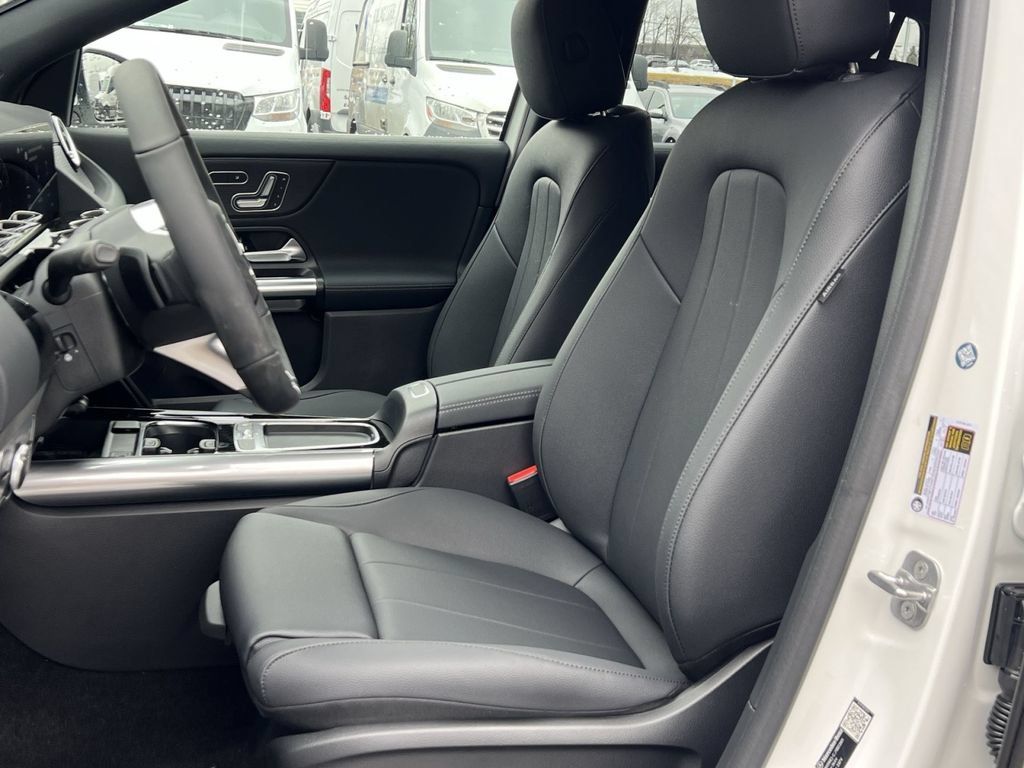 Certified 2026 Mercedes-Benz GLA 250 4MATIC image 11