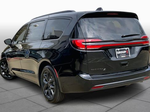 New 2026 Chrysler Pacifica Select image 12